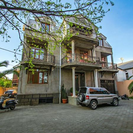 Nana'S Guesthouse Batumi Kültér fotó